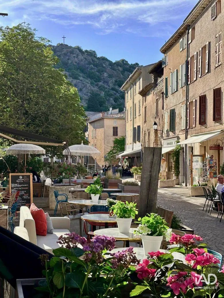 Restaurant à LA GARDE-FREINET (83680) · 160 m² · 395 000 €