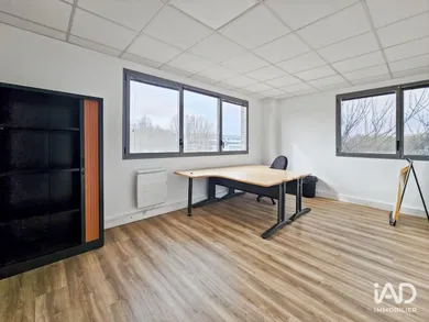 Office in LIEUSAINT (77127)