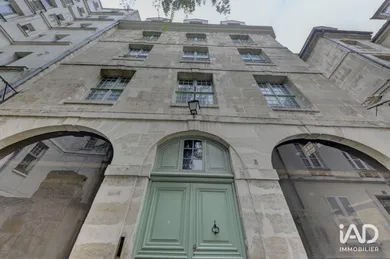 Building in PARIS (75004)
