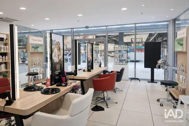 Commercial in HOUTAUD (25300)