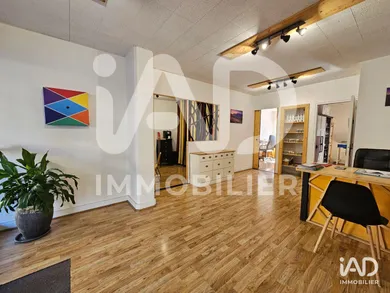 Commercial walls in OLORON-SAINTE-MARIE (64400)