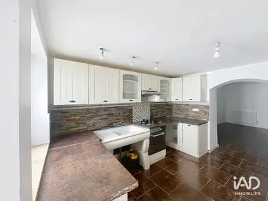 House in VELAUX (13880)