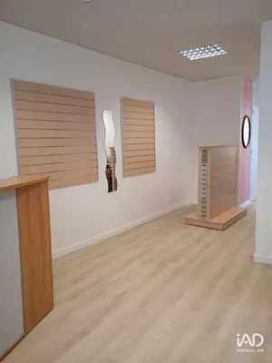 Commercial walls in LAMURE-SUR-AZERGUES (69870)