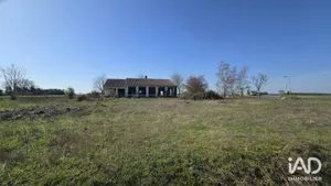 Commercial walls in CHAUNAY (86510)