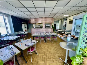Hotel restaurant in MONTFORT-LE-GESNOIS (72450)