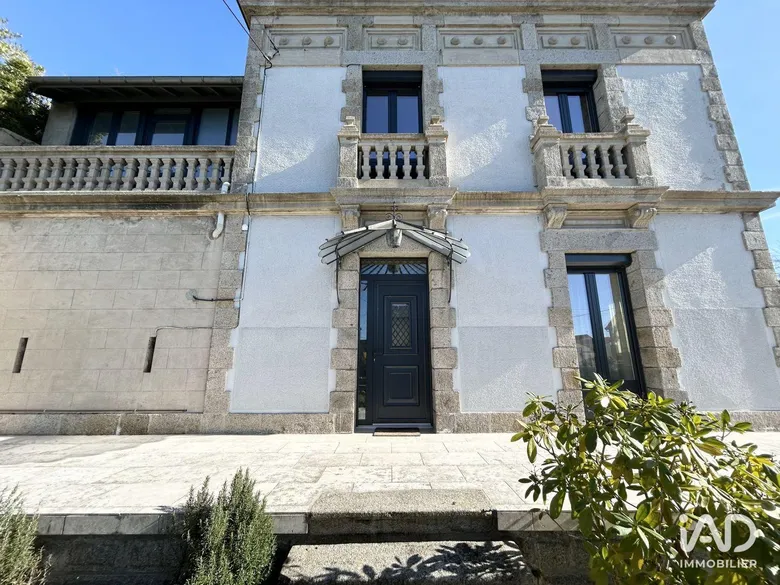 Maison 7 pièces 270 m² · à Guéret · 270 m² · 350 000 €