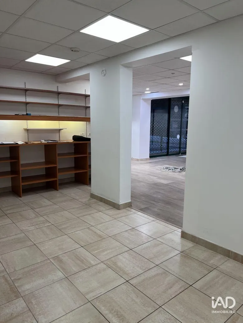 Local commercial 2 pièces 166 m² · à Fleury · 166 m² · 395 000 €