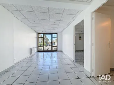 Commercial in NANTES (44300)
