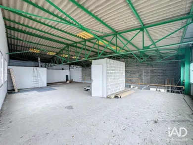 Boutique/Local commercial à TINQUEUX (51430)