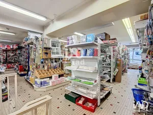 Commercial in CAYLUS (82160)