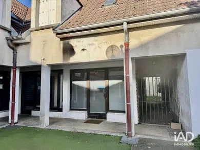 Boutique/Local commercial à VERT-SAINT-DENIS (77240)