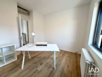 Office in CHAMPAGNE-AU-MONT-D'OR (69410)