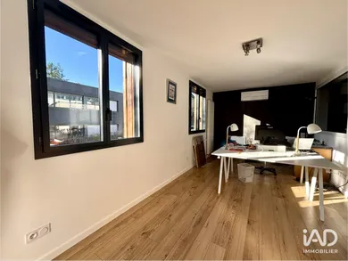 Office in CHAMPAGNE-AU-MONT-D'OR (69410)