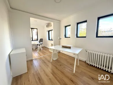 Office in CHAMPAGNE-AU-MONT-D'OR (69410)