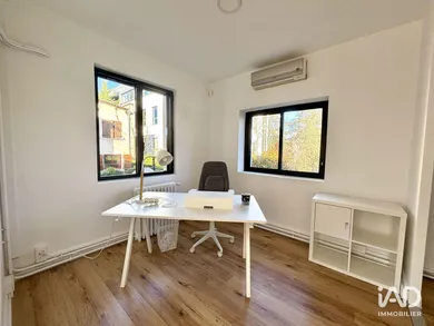 Office in CHAMPAGNE-AU-MONT-D'OR (69410)