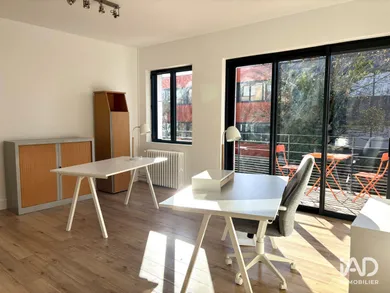 Office in CHAMPAGNE-AU-MONT-D'OR (69410)