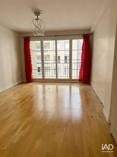 Appartement à COURBEVOIE (92400)