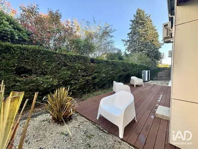 Office in CHAMPAGNE-AU-MONT-D'OR (69410)