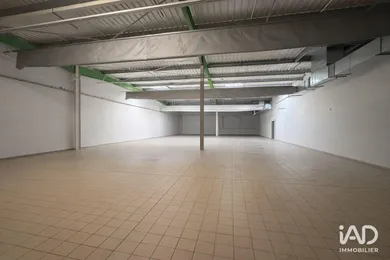 Commercial walls in GUJAN-MESTRAS (33470)