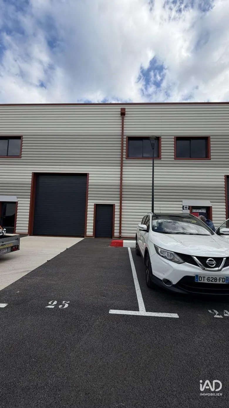 Hangar à SIGNES (83870) · 260 m² · 495 000 €