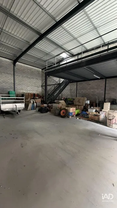 Warehouse in SIGNES (83870)