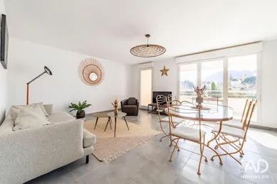 Appartement à LA ROCHELLE (17000)