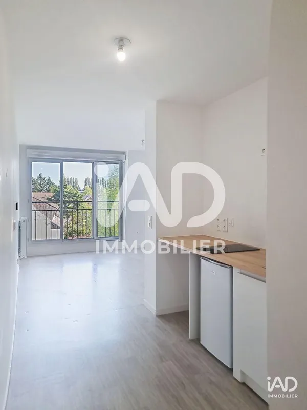 Appartement à AULNAY-SOUS-BOIS (93600) photo 2