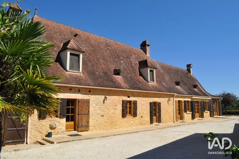 Maison 6 pièces 343 m² · à Sainte-Foy-de-Longas · 343 m² · 292 400 €