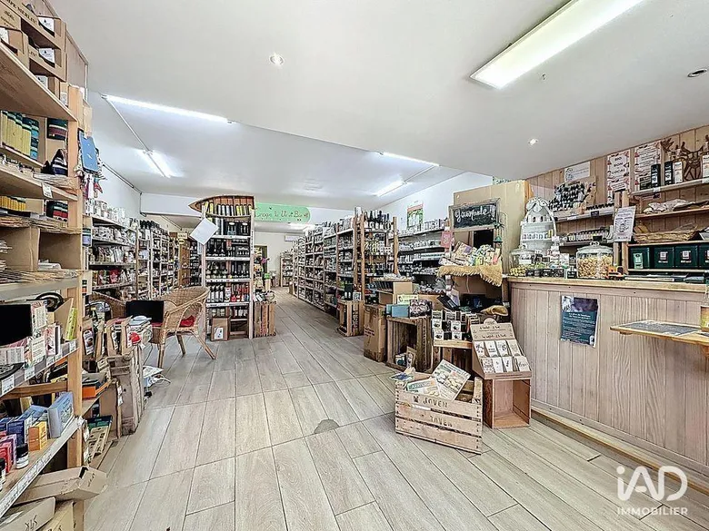 Local commercial 200 m² · à Frontignan · 200 m² · 82 500 €