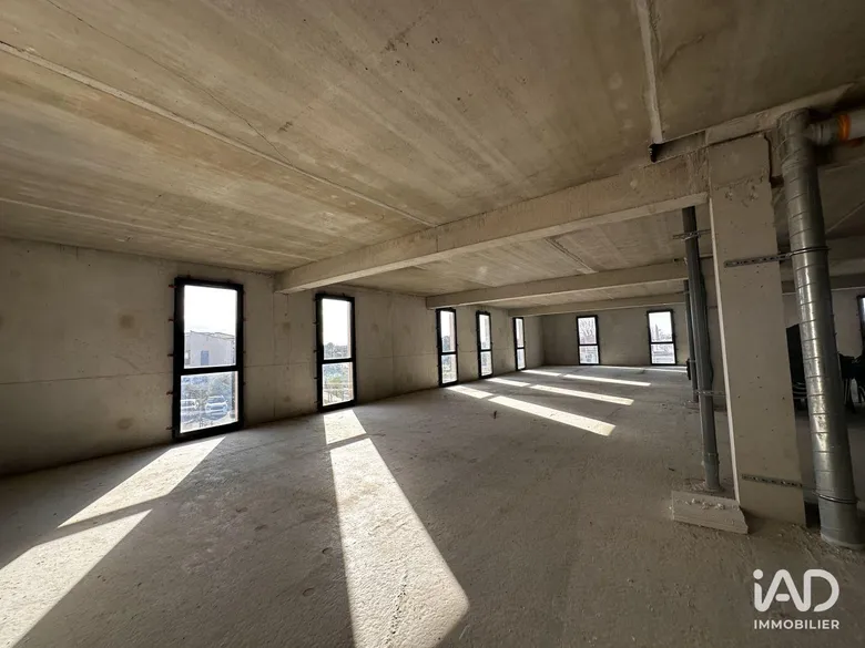 Local commercial 416 m² · à Ollioules · 416 m² · 1 035 000 €