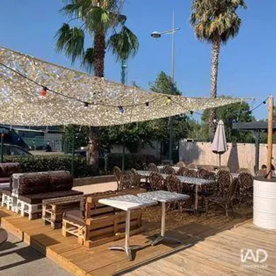 Restauration rapide à ROQUEBRUNE-SUR-ARGENS (83520)