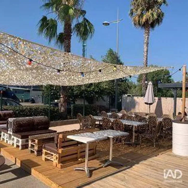 Restauration rapide à ROQUEBRUNE-SUR-ARGENS (83520) · 60 m² · 70 000 €