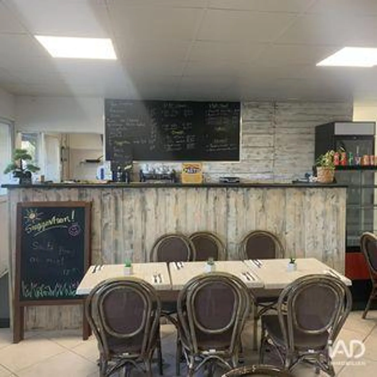 Restauration rapide de 60 m² à ROQUEBRUNE-SUR-ARGENS (83520) — 2