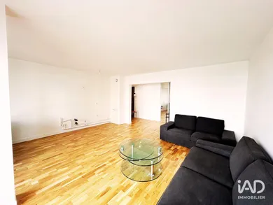 Apartment in PARIS (75011)