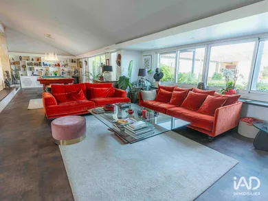 House in BOURG (33710)