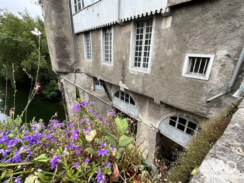 Local commercial 4 pièces 169 m² · à Oloron-Sainte-Marie · 169 m² · 60 000 €