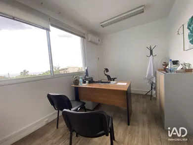 Commercial walls in LA POSSESSION (97419)
