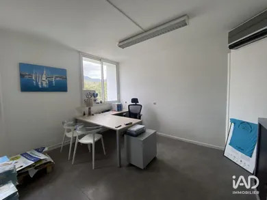 Commercial walls in LA POSSESSION (97419)