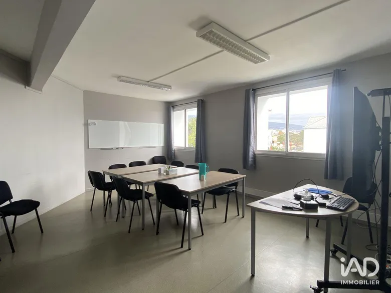 Murs commerciaux à LA POSSESSION (97419) · 84 m² · 196 200 €