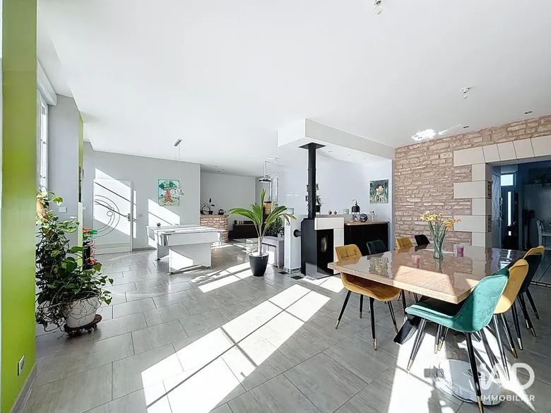 Maison 6 pièces 210 m² · à Champigny en Rochereau · 210 m² · 343 000 €