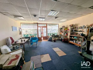 Local d’activité à LES MUREAUX (78130)