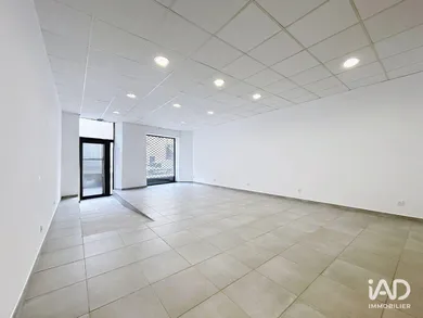 Boutique/Local commercial à SAINT-CHINIAN (34360)