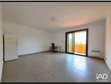 Appartement à LA GARDE (83130)