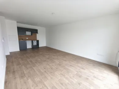 Appartement à L'HUISSERIE (53970)
