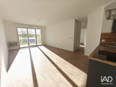 Apartment in L'HUISSERIE (53970)