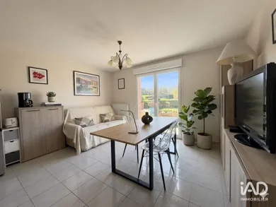 Apartment in LA RIVIÈRE-SAINT-SAUVEUR (14600)