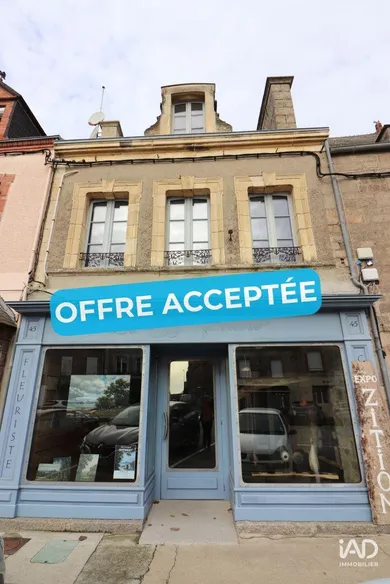 Commercial walls in BARFLEUR (50760)