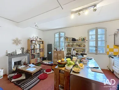 Lease-hold in VILLENEUVE LES AVIGNON (30400)
