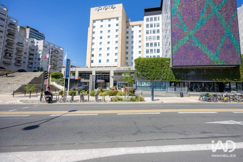 Murs commerciaux à BORDEAUX (33000) · 372 m² · 799 000 €