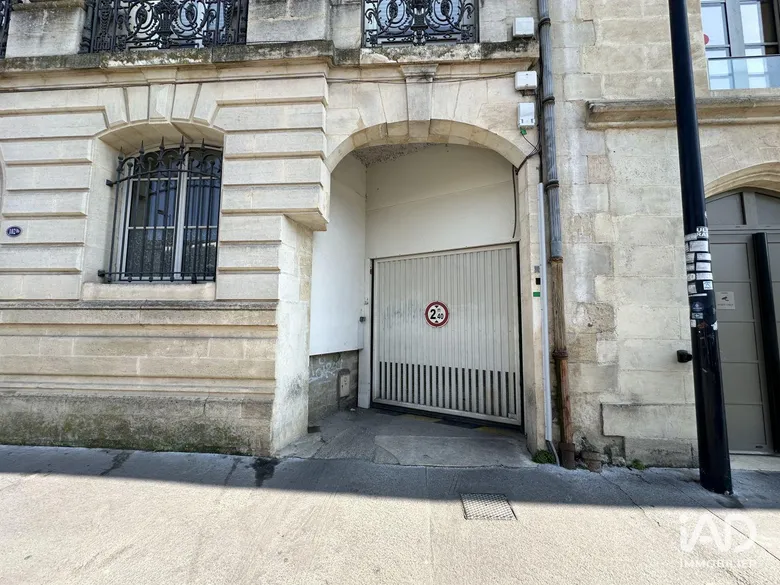 Parking 11 m² · à Bordeaux · 11 m² · 120 €/mois
